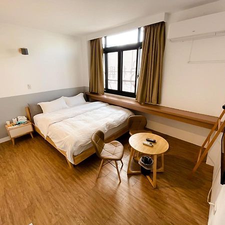 Small Island Homestay Tainan Esterno foto
