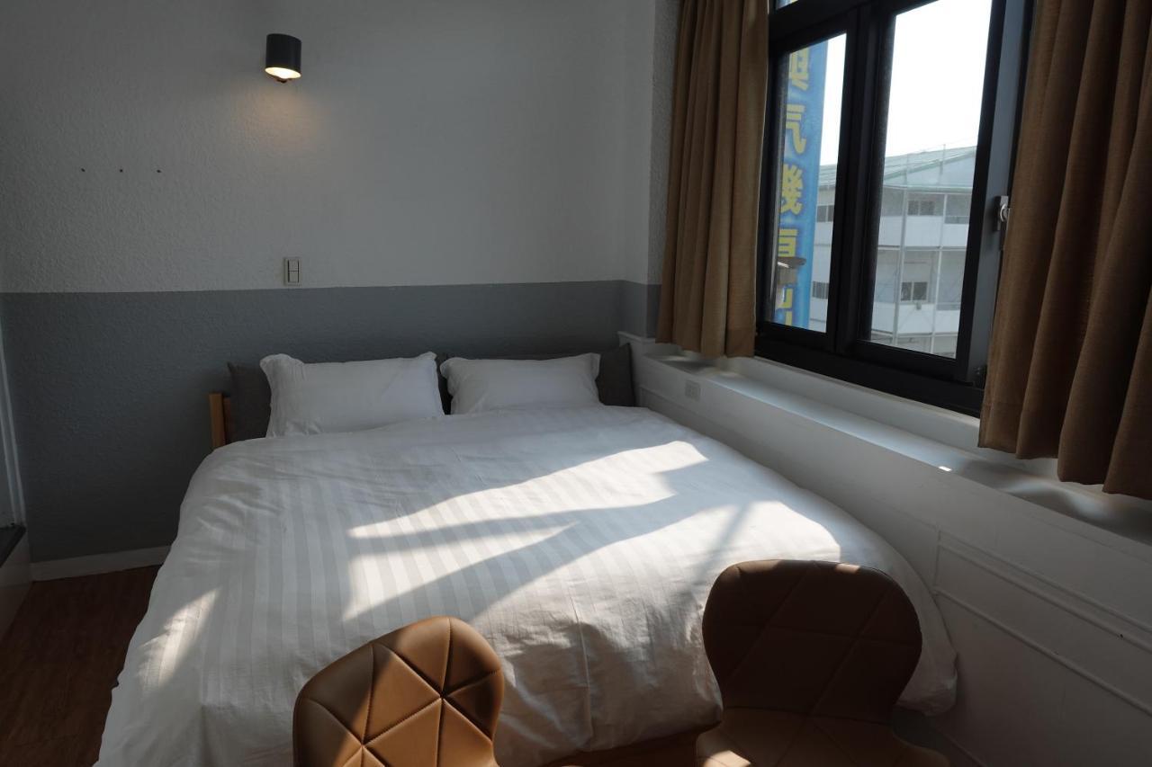 Small Island Homestay Tainan Esterno foto
