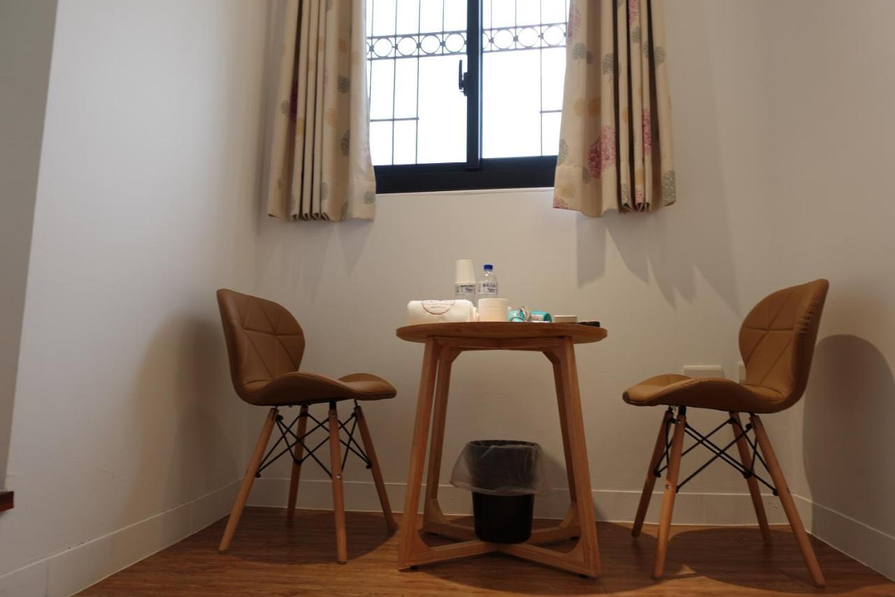 Small Island Homestay Tainan Esterno foto