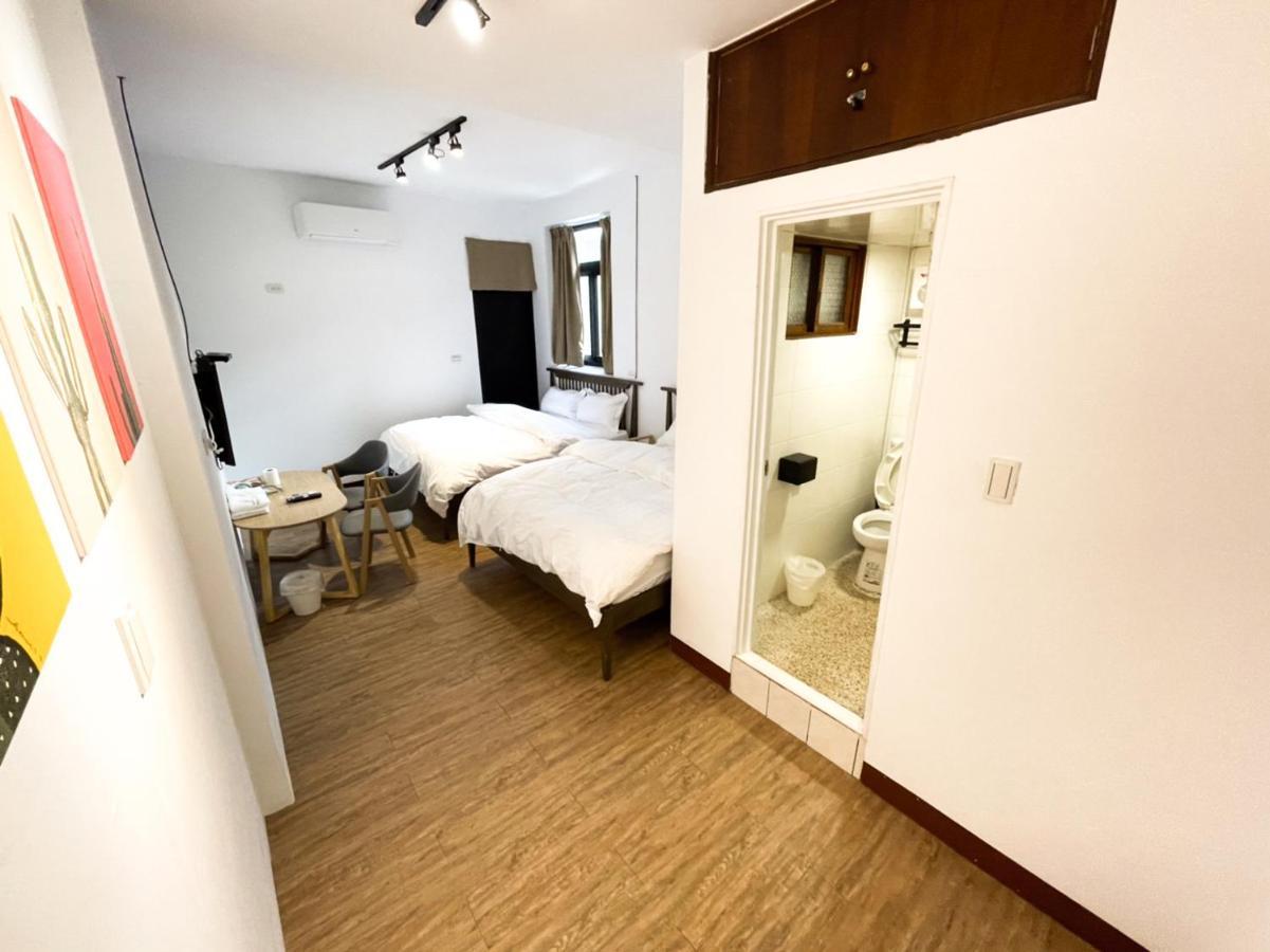 Small Island Homestay Tainan Esterno foto