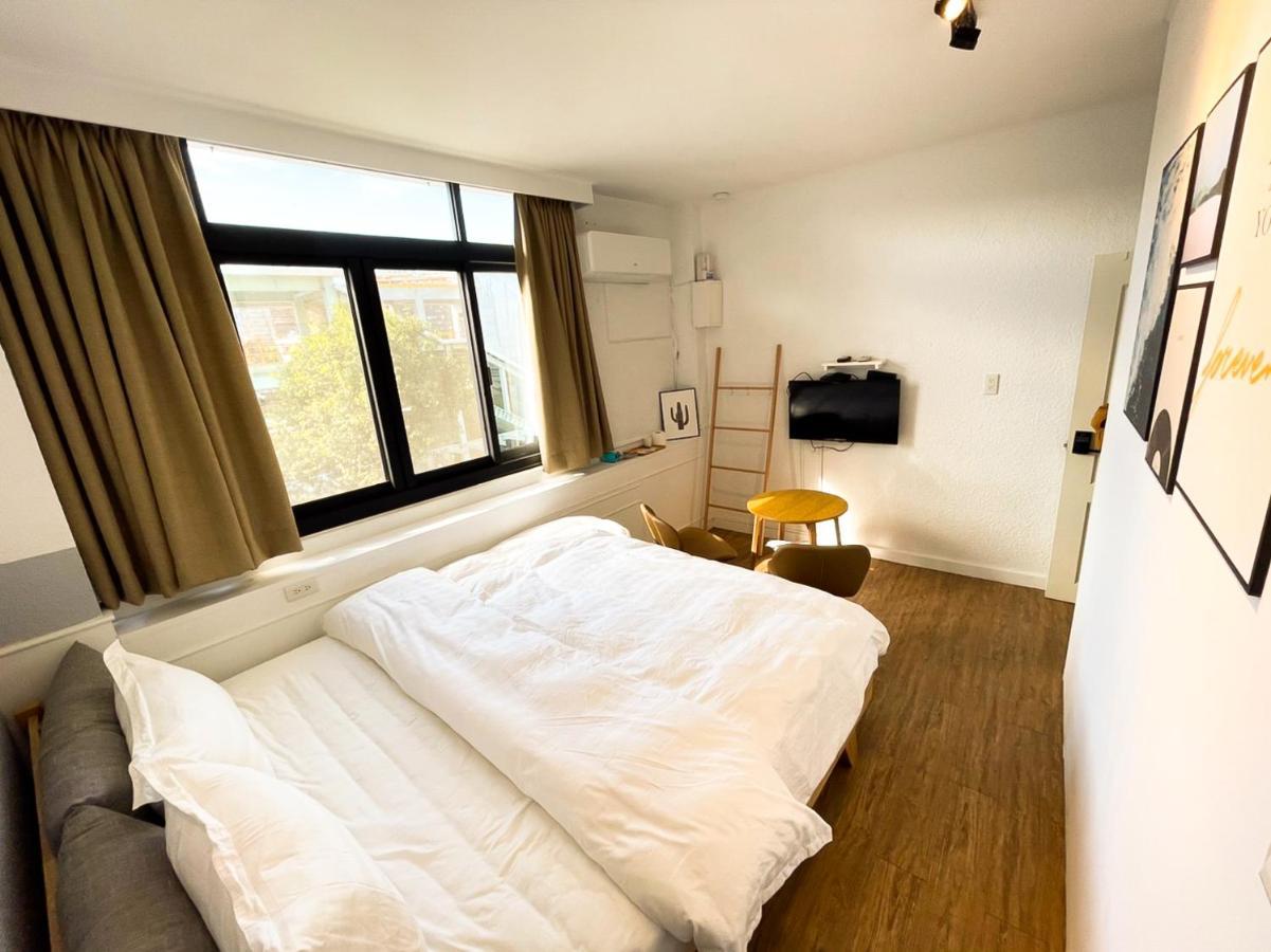 Small Island Homestay Tainan Esterno foto